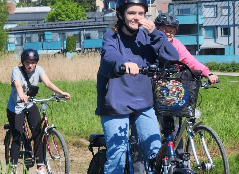 Picture 8 for Activity Helsinki: Bike or E-Bike Tour, Sauna & Vegetarian BBQ 2