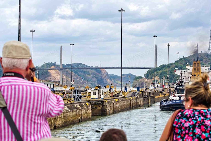 Picture 5 for Activity Panama City: Panama Canal Partial Transit Cruise with Lunch 3