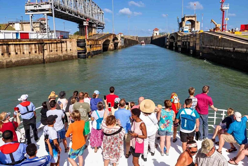 Picture 13 for Activity Panama City: Panama Canal Partial Transit Cruise with Lunch 5