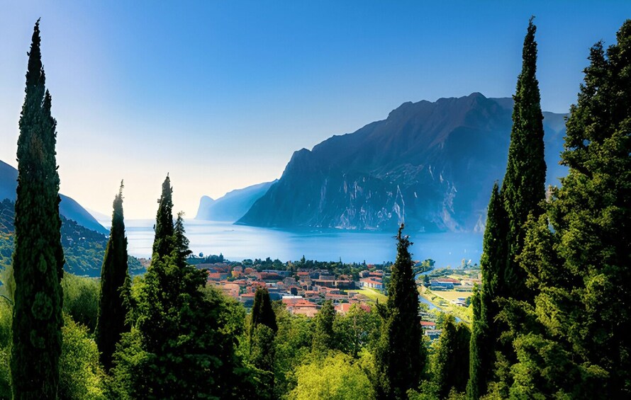 Picture 9 for Activity Milan: Verona Day Tour with a Lake Garda Cruise to Sirmione 5