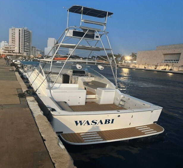 Picture 8 for Activity Cartagena: Sunsetplan on Yacht with Open Bar and DJ on board 2