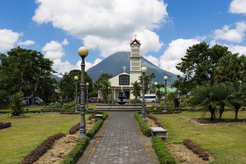 ARENAL FORTUNA CITY TOUR . 1