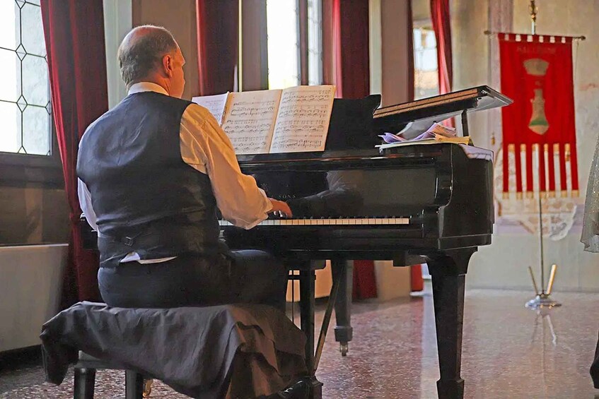 Picture 3 for Activity Garda: Lyrical Concert with Aperitiv 1