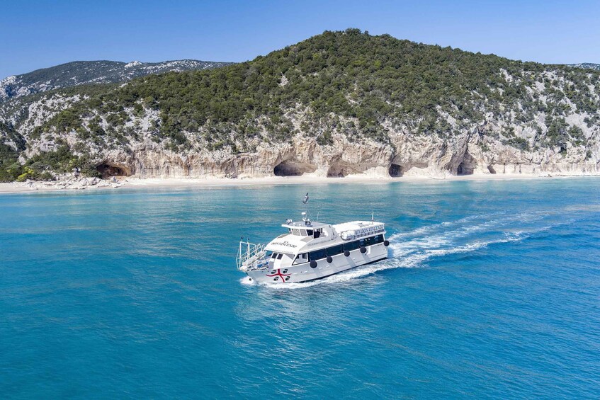 Cala Gonone: Round Trip Boat to Cala Luna 1