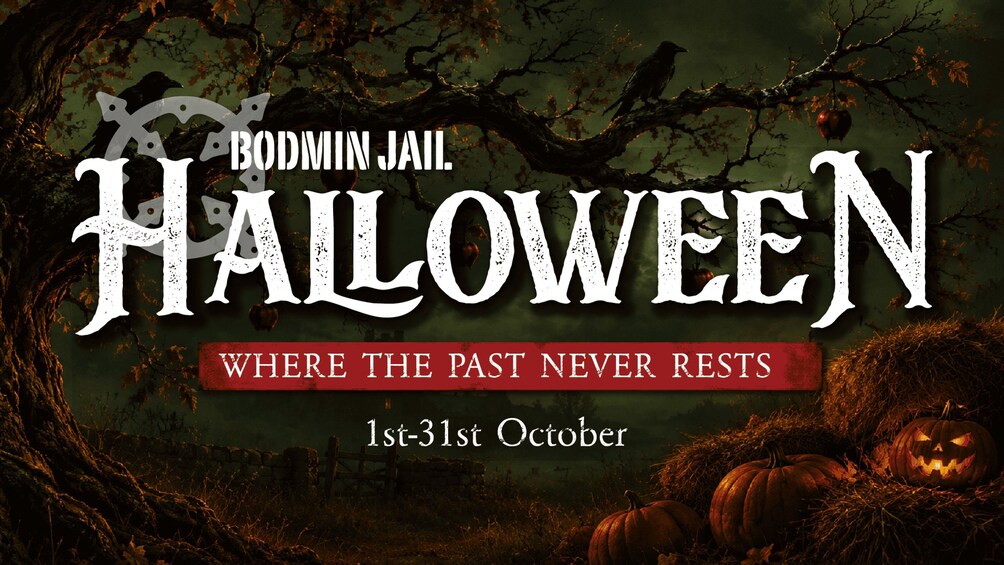 Un événement d’Halloween intitulé « Bodmin Jail », sur le thème de l’horreur, avec des feuilles d’automne, des citrouilles et un décor représentant une forêt sombre. 1