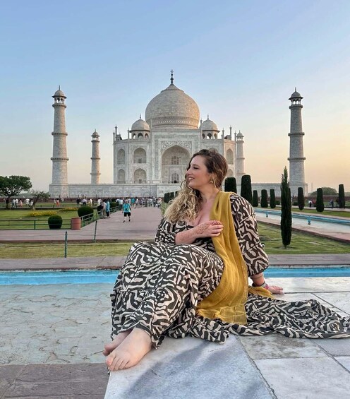 Picture 1 for Activity From Delhi: Sunrise Taj Mahal, Agra Fort & Baby Taj Day Tour 4