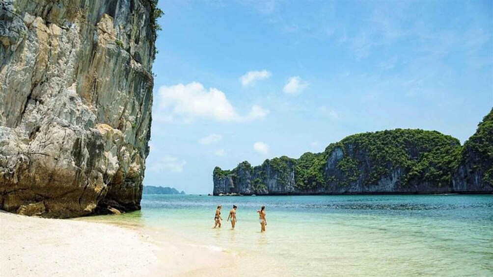 Picture 18 for Activity 2-Day: Hanoi - Ninh Binh - Halong Bay Luxury Cruise 2