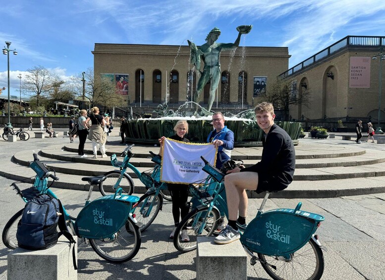 Picture 8 for Activity Gothenburg: City Highlights Bike Tour with Transfer 2