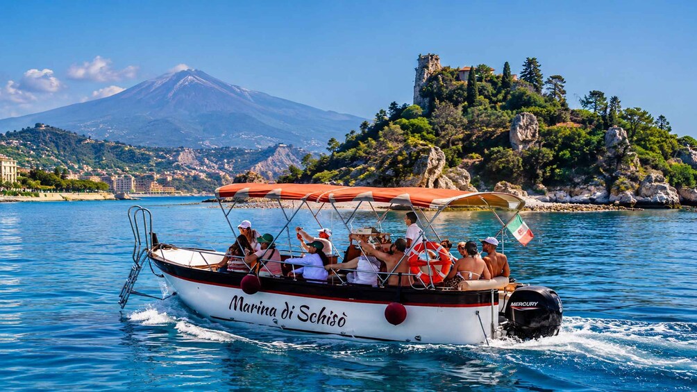 Taormina: Isola Bella Tour with Swimming, Fruit and Prosecco 1