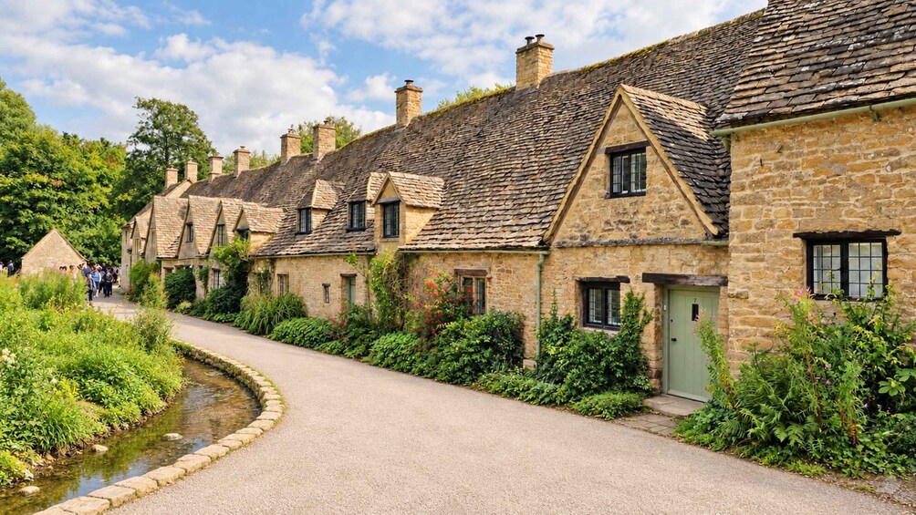 Picture 7 for Activity London: Top 7 Cotswolds Stops plus Shakespeare's Stratford 4