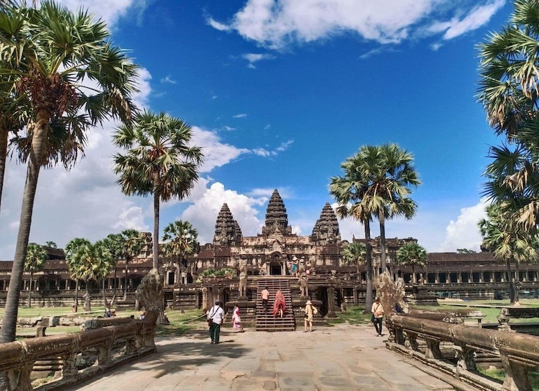 Sharing Trip to Angkor Temple with sunset 1