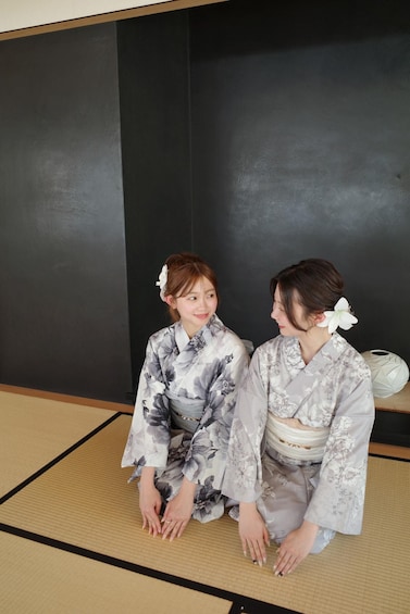Kanazawa: Family-Friendly Kimono& Yukata Experience at WARGO 1