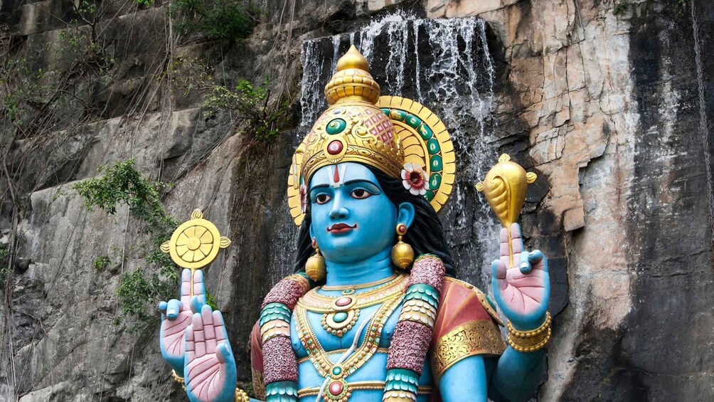 Picture 6 for Activity Kuala Lumpur: Batu Caves, Ramayana Caves & Kanching Falls 4