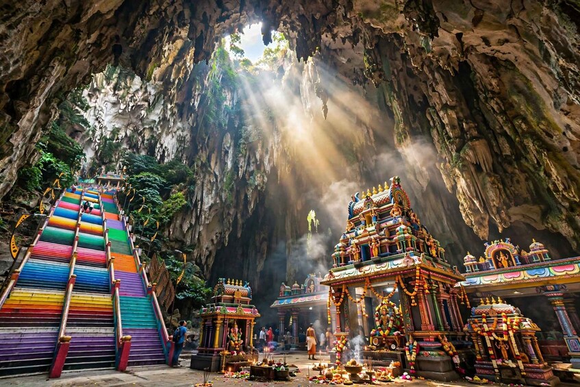 Picture 8 for Activity Kuala Lumpur: Batu Caves, Ramayana Caves & Kanching Falls 5
