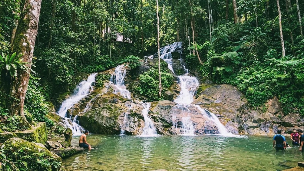 Kuala Lumpur: Batu Caves, Ramayana Caves & Kanching Falls 1