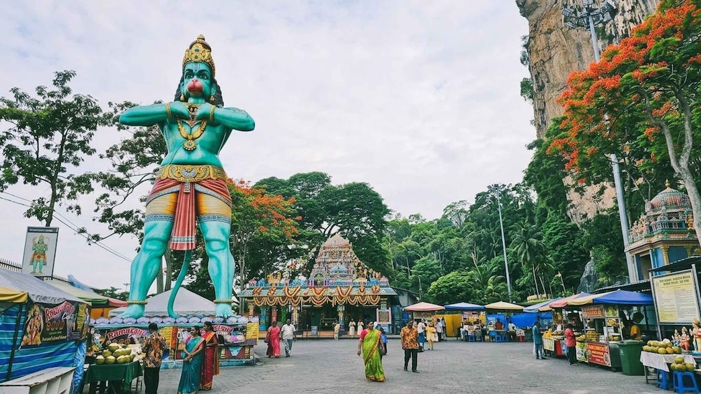 Picture 2 for Activity Kuala Lumpur: Batu Caves, Ramayana Caves & Kanching Falls 2