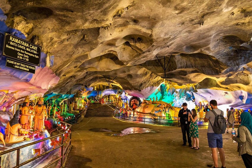 Picture 6 for Activity Kuala Lumpur: Batu Caves, Ramayana Caves & Kanching Falls 4