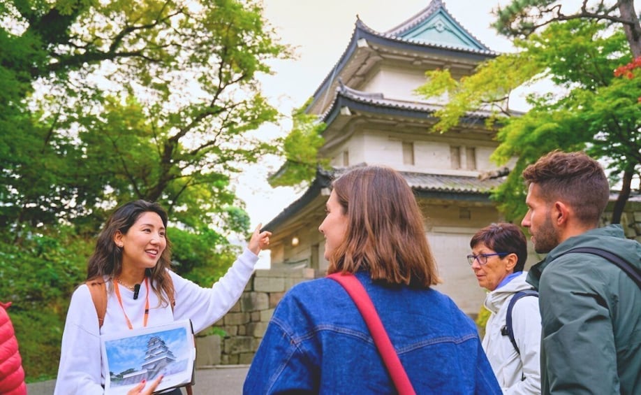 Tokyo: Imperial Palace A Walk Through Japanese History 1