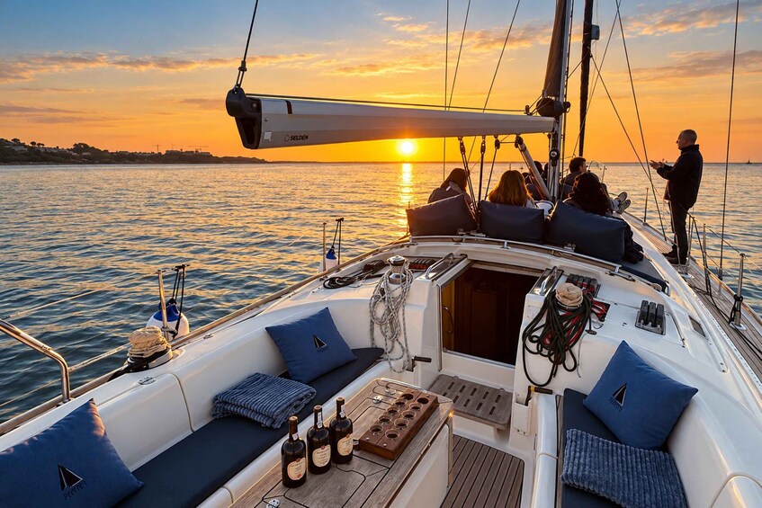 Porto: Charming Sailboat Cruise with Port Wine,Sunset Option 1