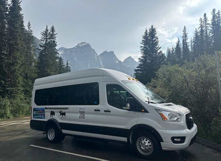 Picture 6 for Activity From Banff/Canmore: Moraine Lake and Lake Louise Trip 3