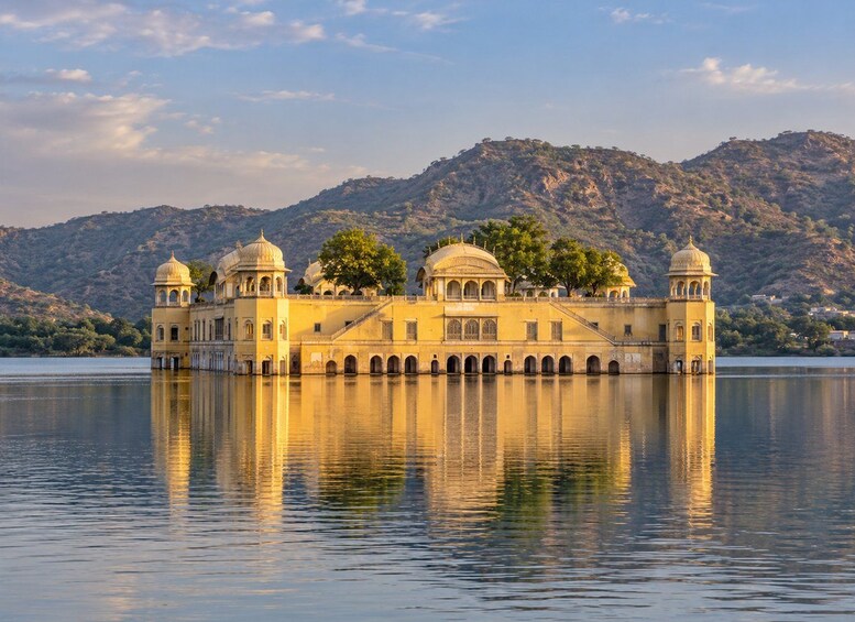Picture 1 for Activity Jaipur: Full-Day Private Sightseeing Tour by Tuk Tuk 3