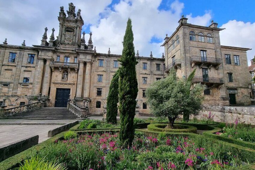 Private Tour in Santiago de Compostela with Cathedral Entrance 2