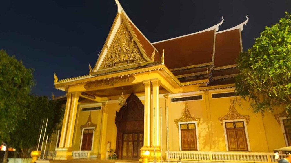Picture 20 for Activity Phnom Penh: City Sights Evening or Half day Tour by Tuk Tuk 3