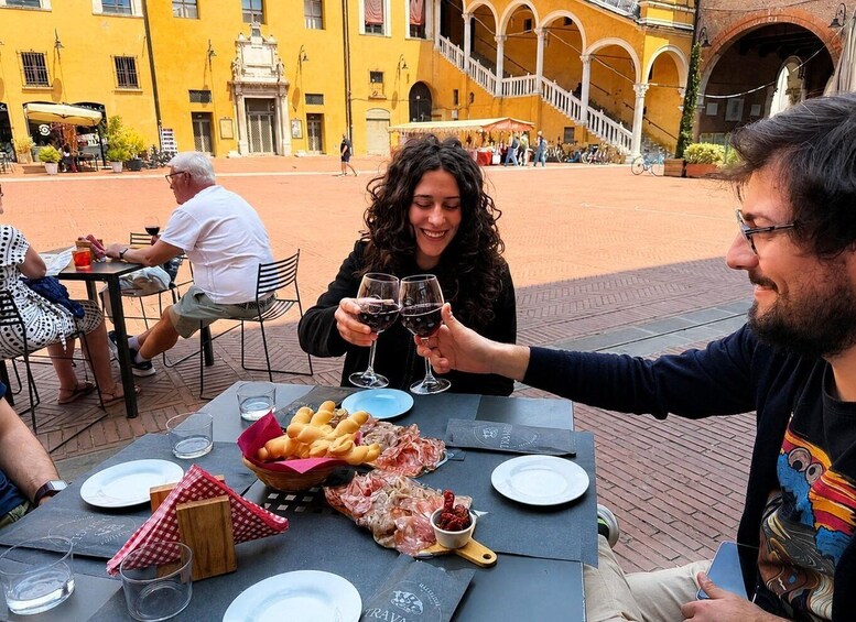 Ferrara: Walking Tour, Highlights and Food Tastings 2