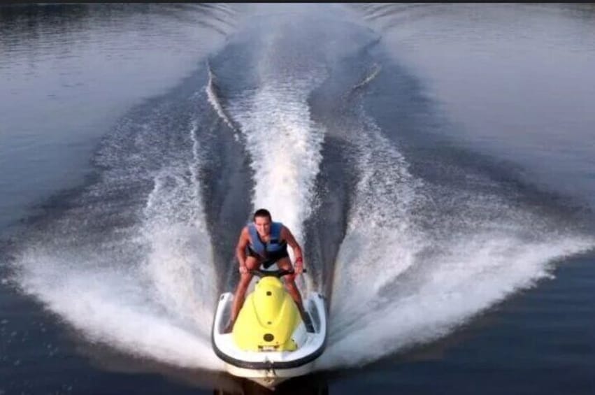 Drive Jet Ski Around Dallas Lakes 