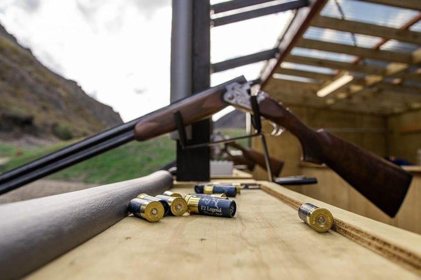 Oxbow offers 8 automatic Clay Bird Throwers. 4
