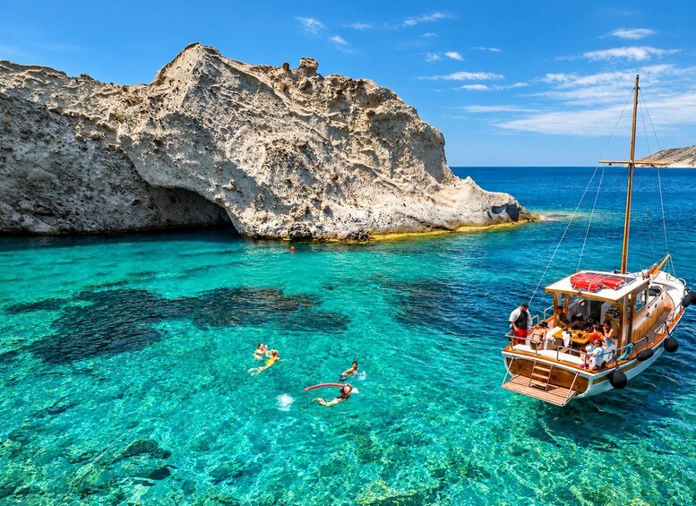 Small Group Kaiki Cruise & Greek Gastronomy Experience 1