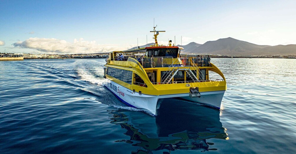 Picture 4 for Activity Canary Islands: Ferry Ticket Lanzarote/Fuerteventura 3
