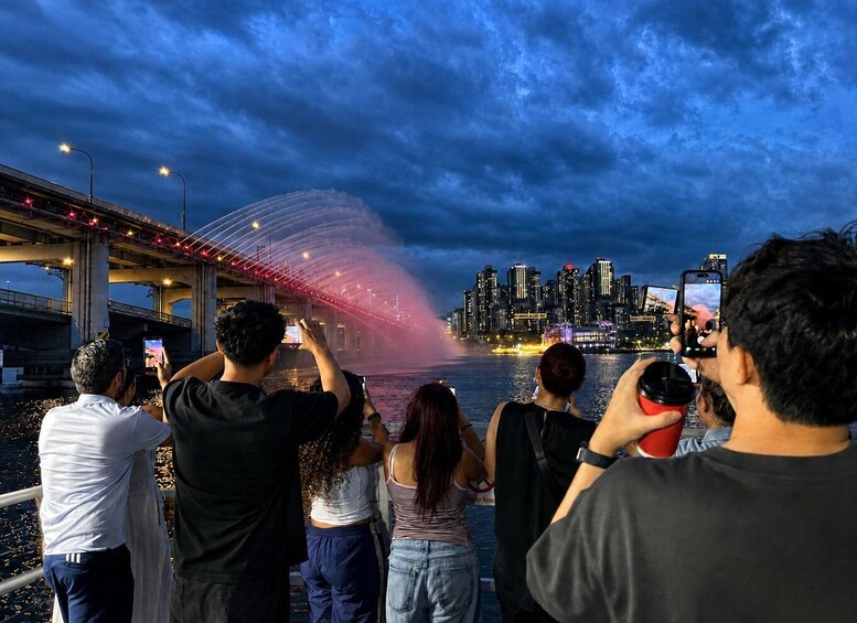 Picture 5 for Activity Seoul Han River Night Cruise: 63 Building & Gwangjang Market 3