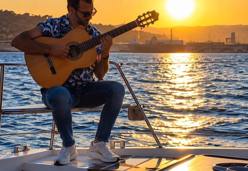 Una persona suona la chitarra su una barca con il tramonto sullo sfondo. 5
