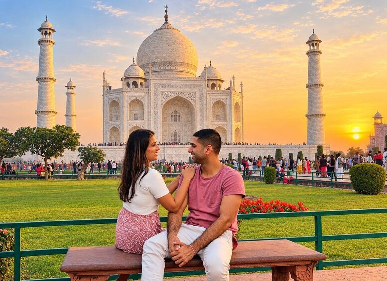 Taj Mahal Sunrise Tour: Express Entry Tickets & 5-Star Lunch 1