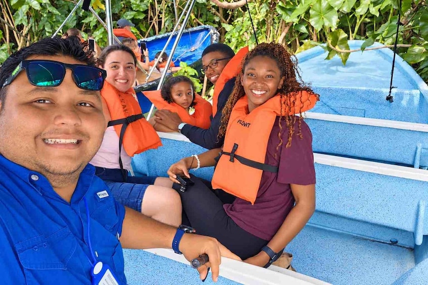 Picture 31 for Activity Panama: Monkey Island, Sloth Sanctuary and Panama Canal Tour 3