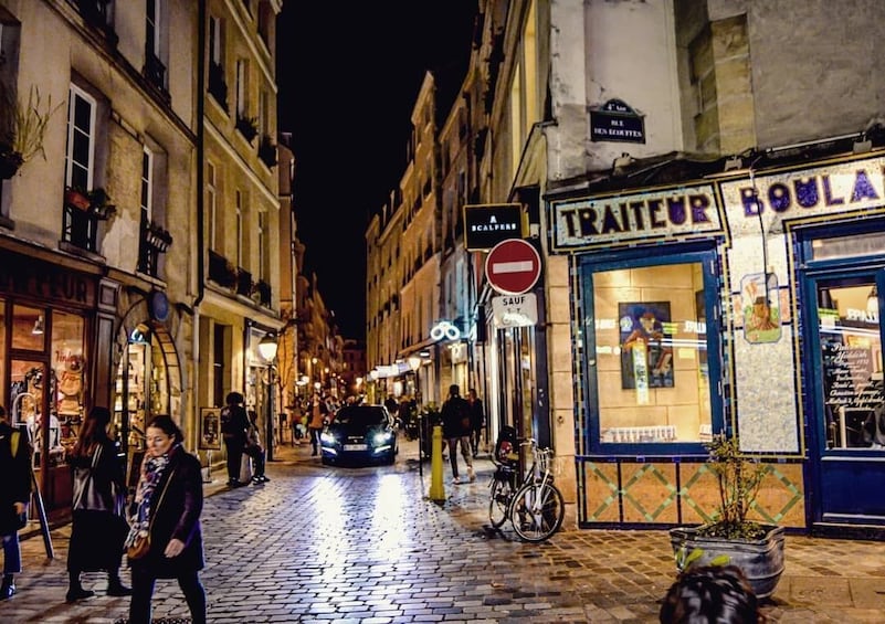 Trendy Marais: Street Art and Food Walking & Audio Tour