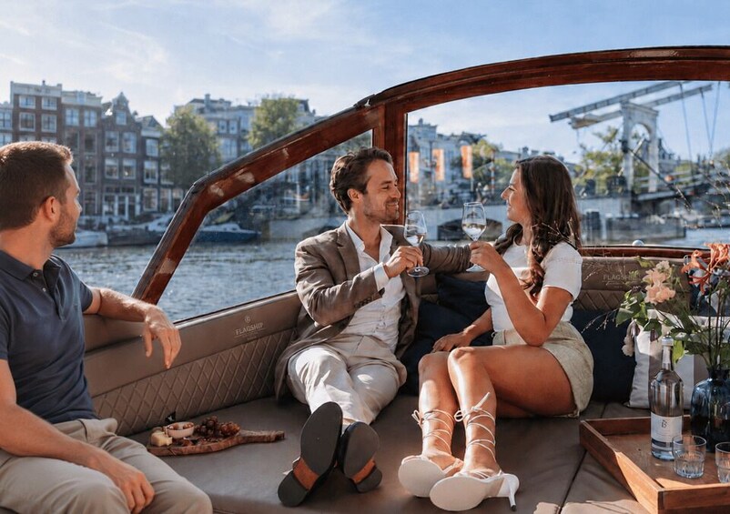 Amsterdam: 2-Hour Luxury Canal Cruise with Unlimited Snacks 2