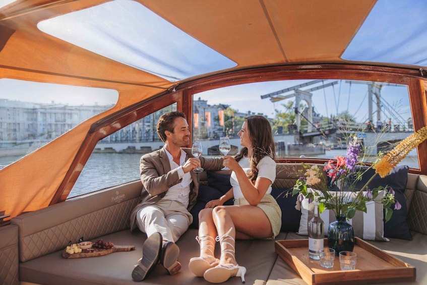 Amsterdam: 2-Hour Luxury Canal Cruise with Unlimited Snacks 1