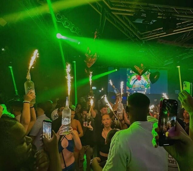 Picture 1 for Activity Medellín: Pubcrawl with VIP entry to Rooftop and Nightclubs 3