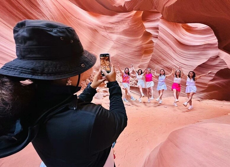 Page: Lower Antelope Canyon Walking Tour with Navajo Guide 1