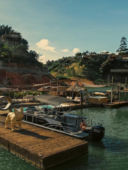 Picture 2 for Activity Guatape Private Luxury Tour – El Peñol & Private Boat 2