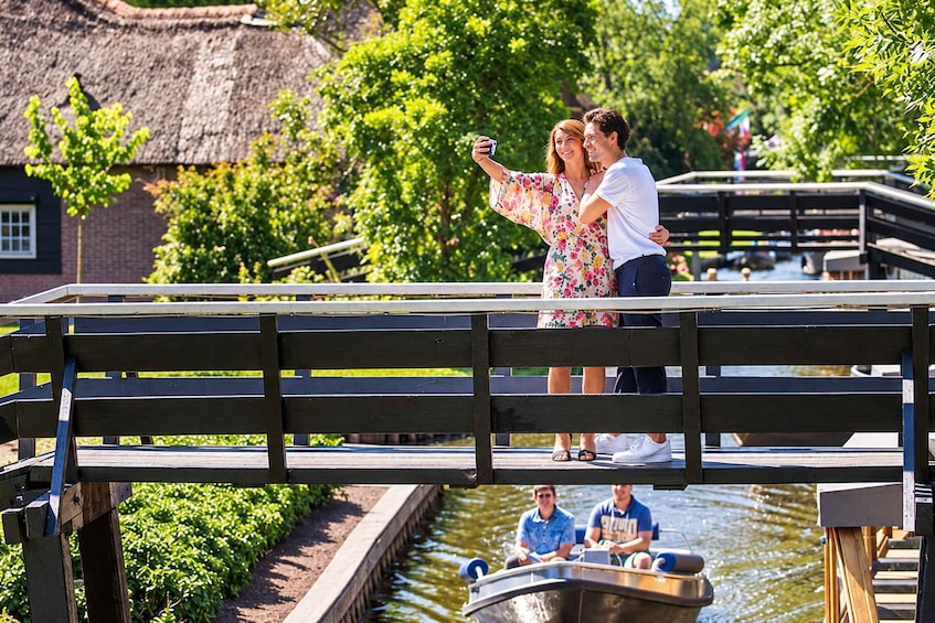 Picture 1 for Activity Amsterdam: Giethoorn Fairytale Village Tour & Canal Cruise 2
