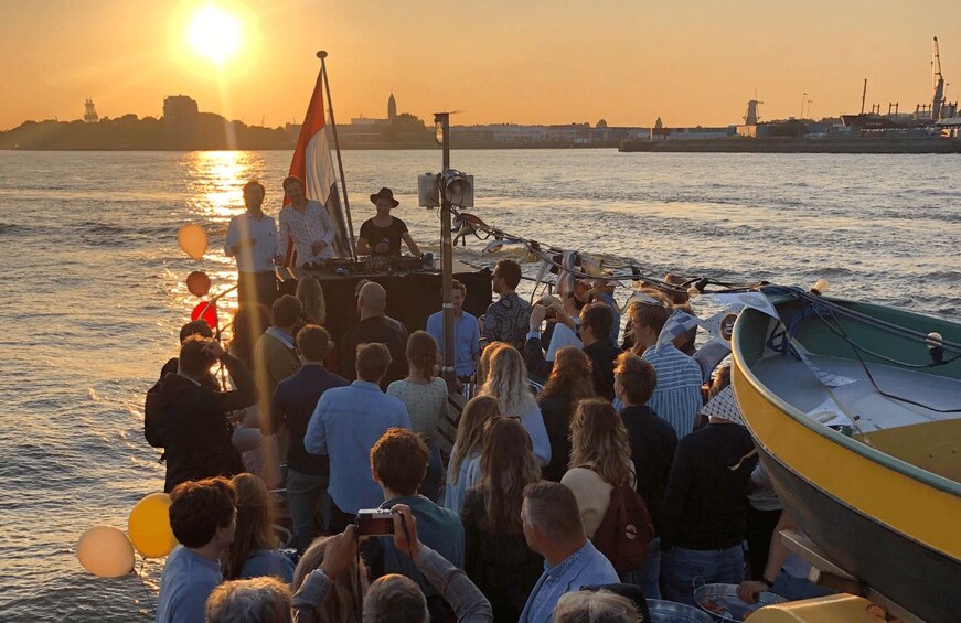 Picture 12 for Activity Rotterdam: Pub Cruise with Drinks and Bites 2