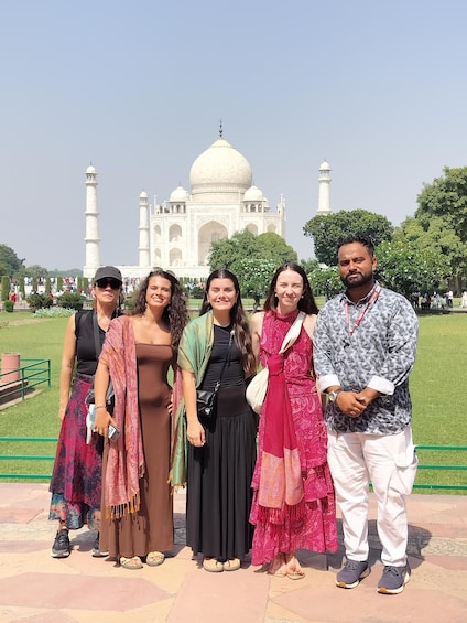 Picture 2 for Activity From Delhi:All Inclusive Taj Mahal Day Tour by Fastest Train 2