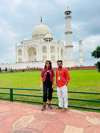 Picture 25 for Activity From Delhi:All Inclusive Taj Mahal Day Tour by Fastest Train 2