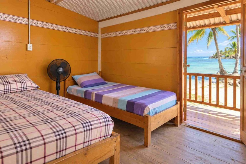 Picture 1 for Activity San Blas: Yani Island Overnight, Private Room & Boat Tour 3
