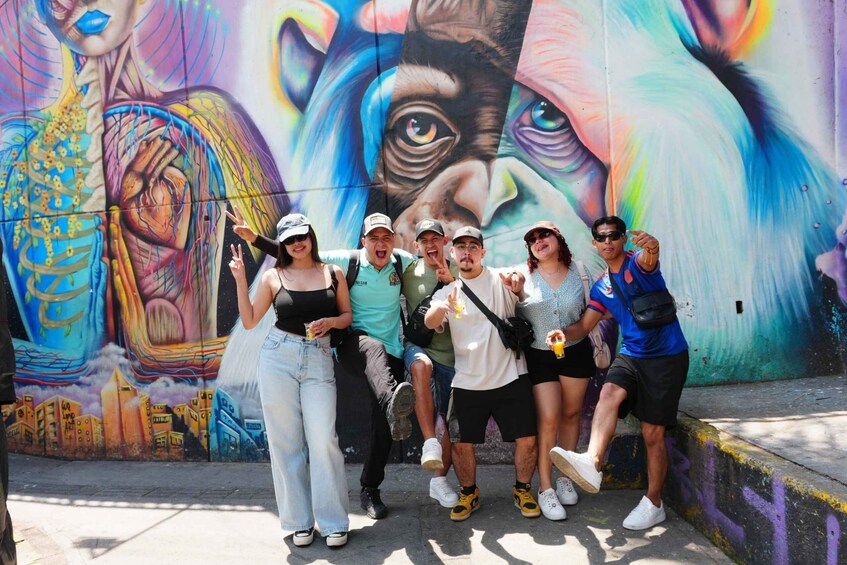 Comuna 13 Graffiti Tour with a Local & Artisan Ice Cream ⭐ 1