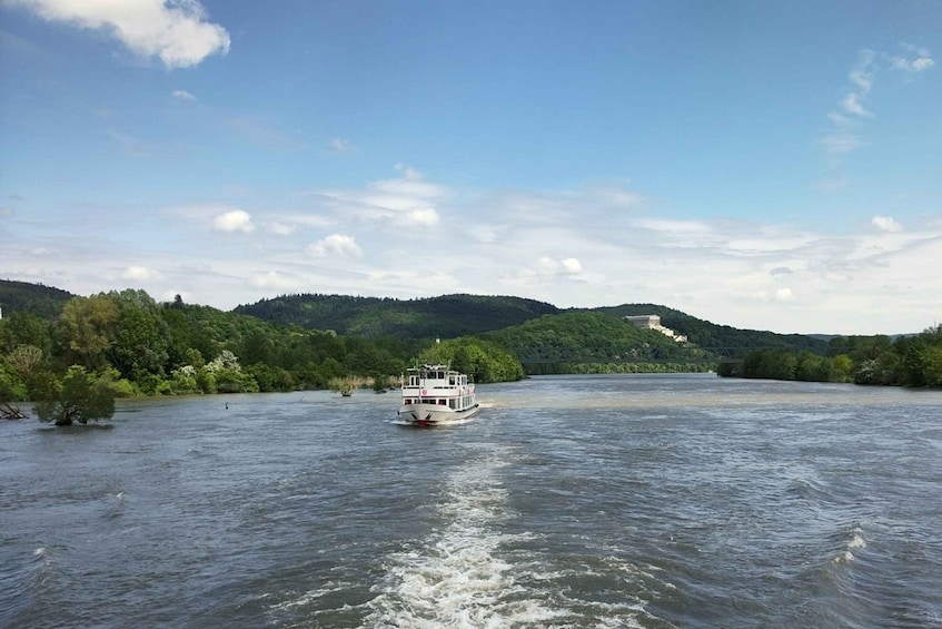 Picture 3 for Activity Regensburg: Sightseeing Boat Tour to Walhalla 5