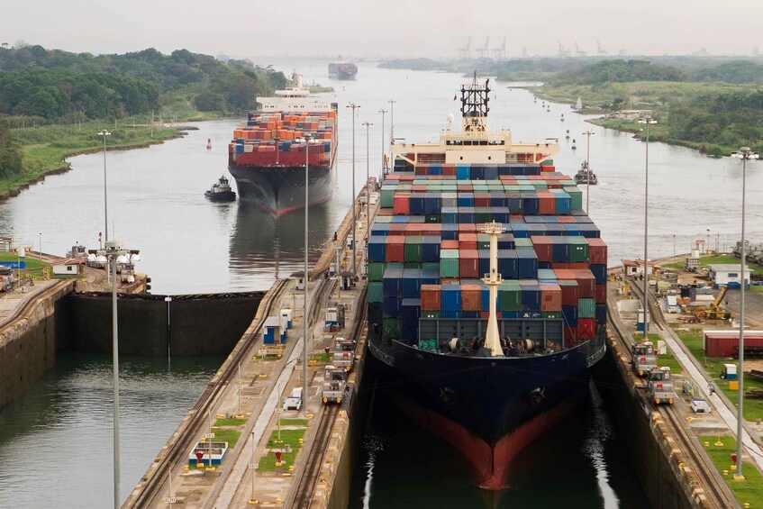 Picture 2 for Activity Private Half-Day Panama City Tour And Panama Canal 4